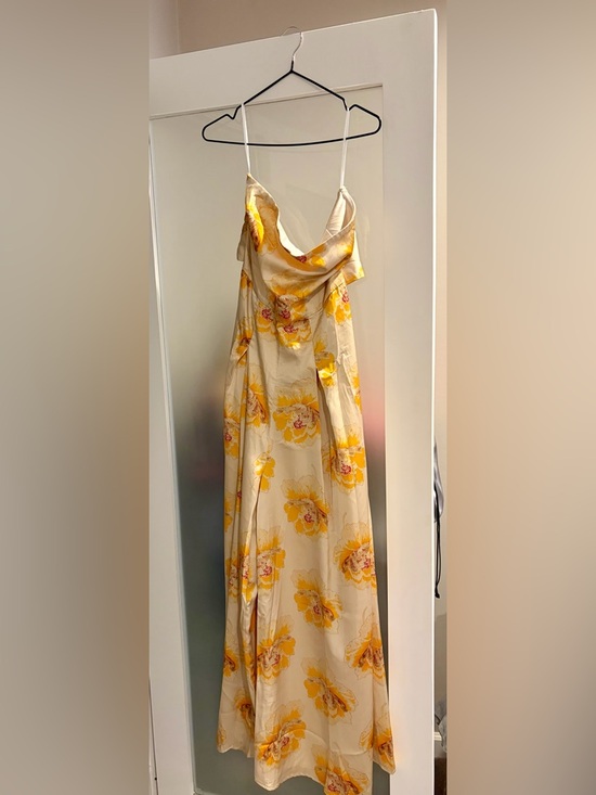 NWT- satin marigold blossom romper Strapless Floral size large - Picture 3 of 6